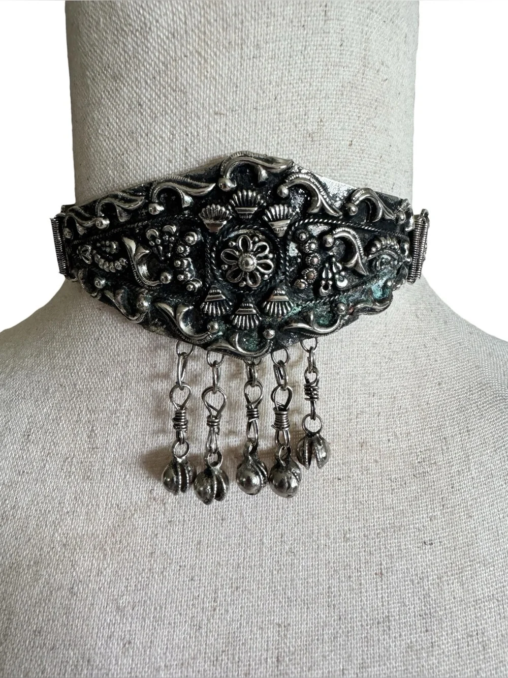 Vintage Filagree Lightweight Metal Silver Choker Necklace